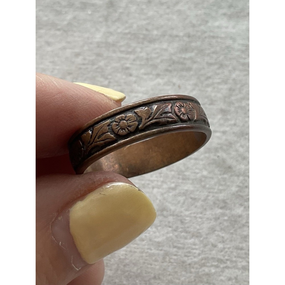vintage 1960s engraved floral copper band ring WM Signed Size 10.5